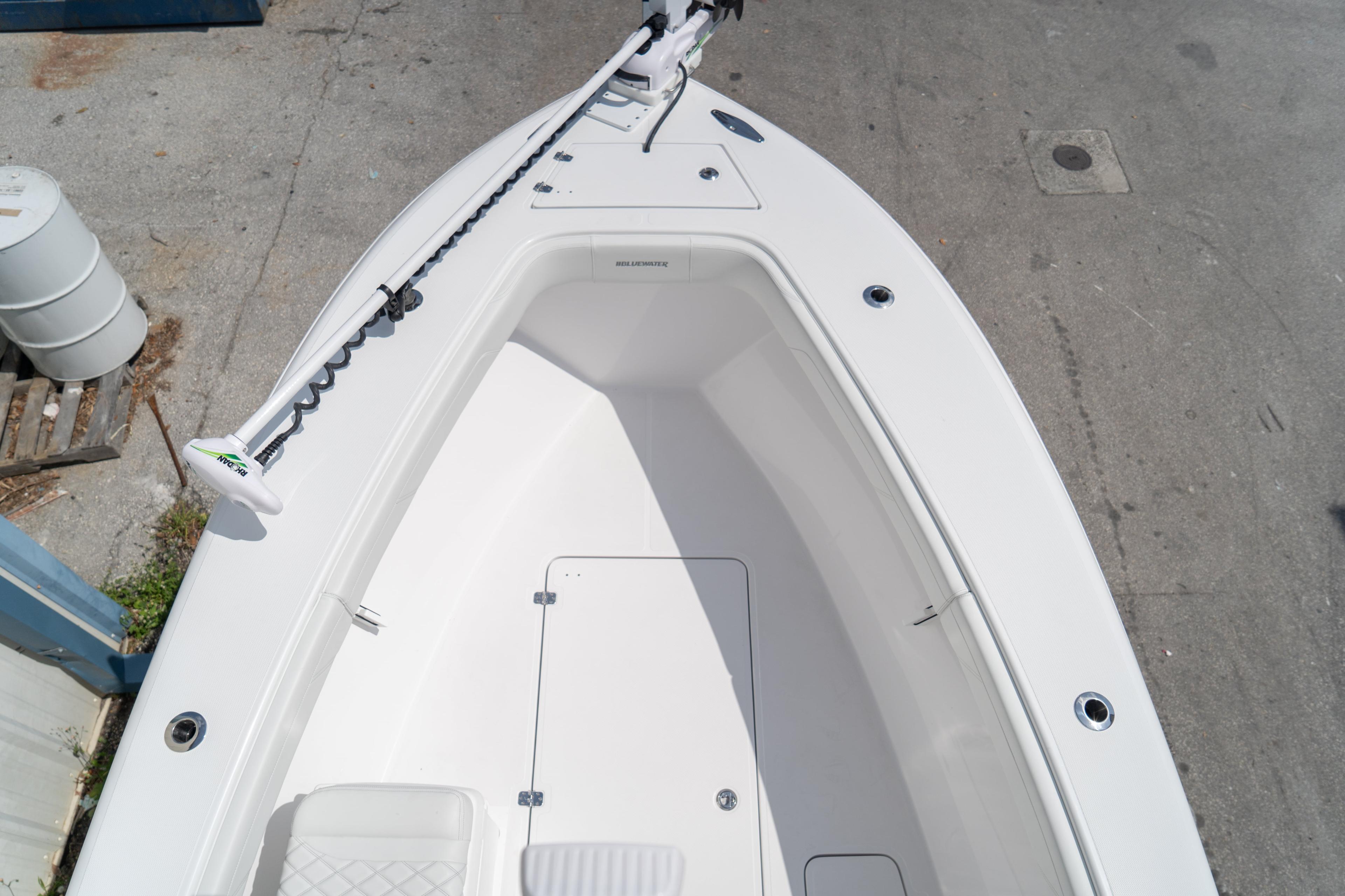 Bluewater 23T helm