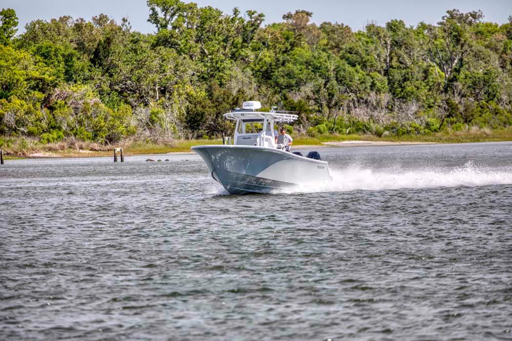 Onslow Bay 27 cutting through chop