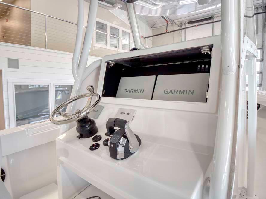 Onslow Bay 27 helm and electronics