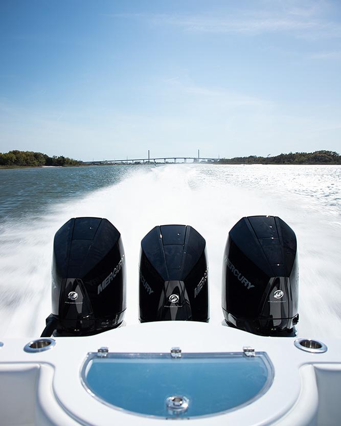 Onslow Bay 33 stern view
