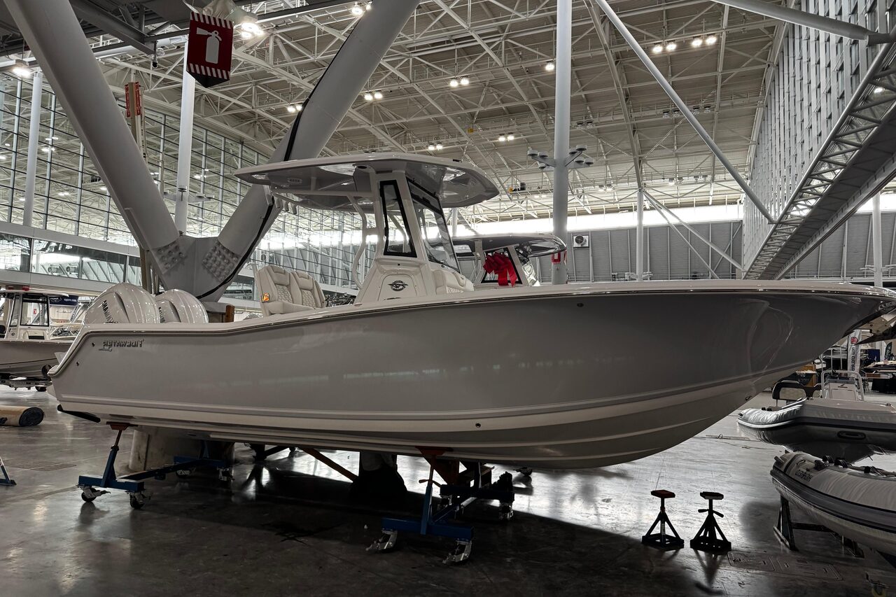 Tidewater 256 CC Adventure