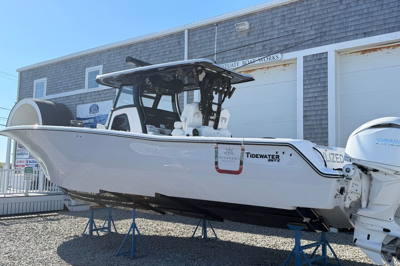 Tidewater 330 CC Adventure