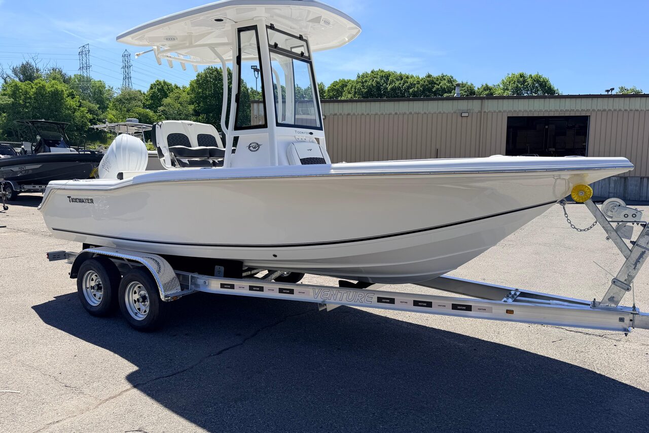 Tidewater 210 CC Adventure center console with Yamaha power