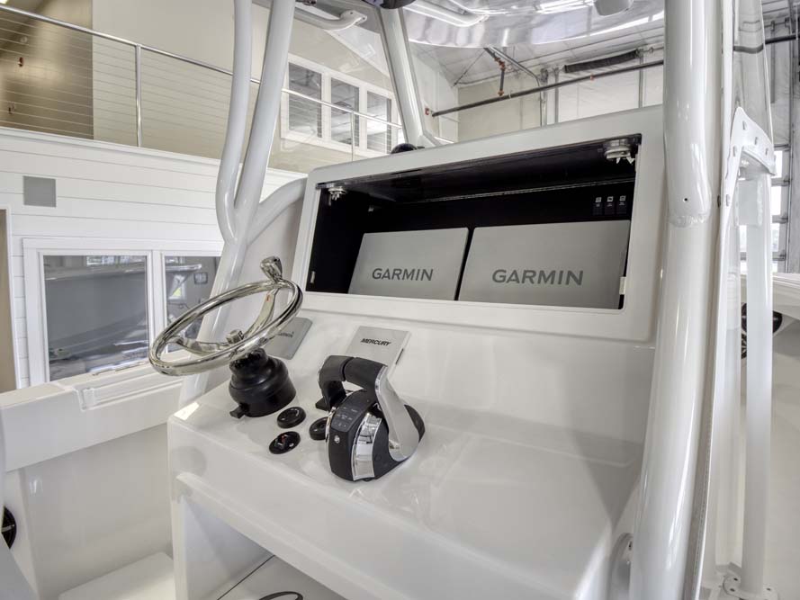 Onslow Bay 27 helm and electronics
