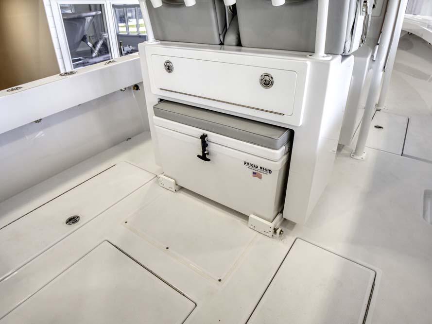 Leaning post with slide-out Frigid Rigid cooler
